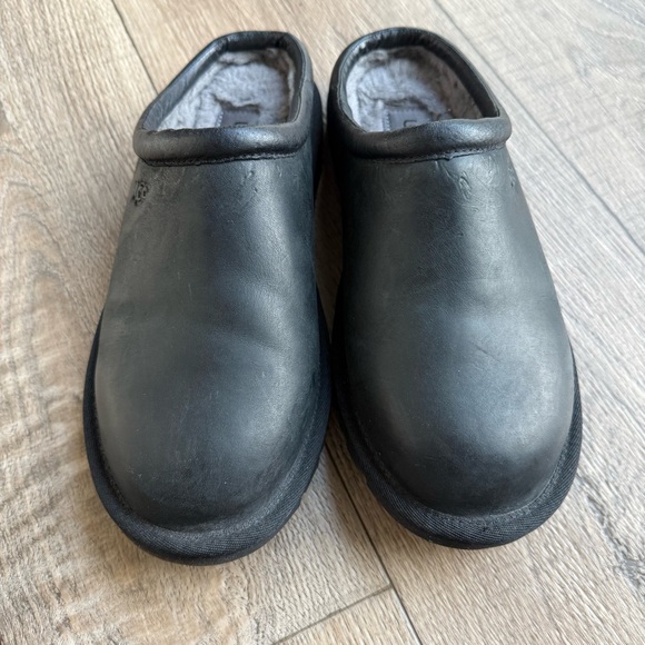 Ugg Classic Clog mule men’s slippers size 8 leather black - Picture 2 of 10